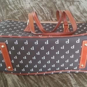 Dooney & Bourke handbag
